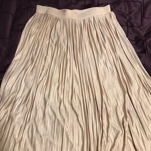 Pleated skirt